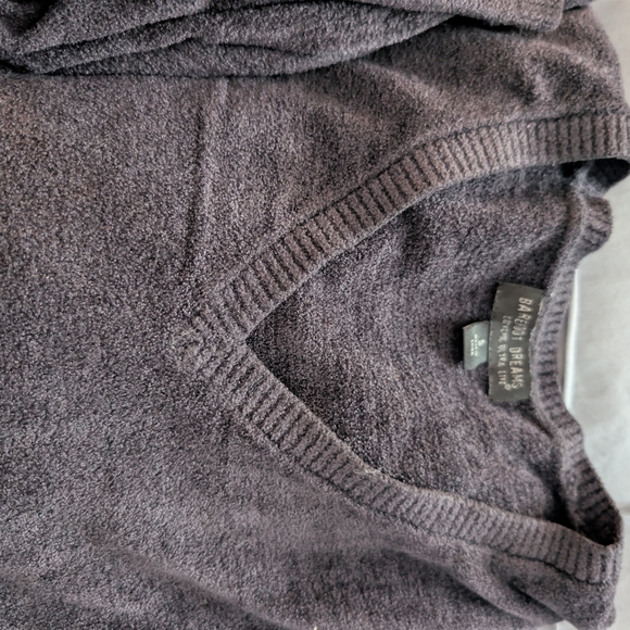 Barefoot Dreams Woman's Cozychoc Ultra Lite Black 2pc. Set Vneck Sweater & Pant - Picture 8 of 9